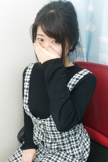 �{�� ���